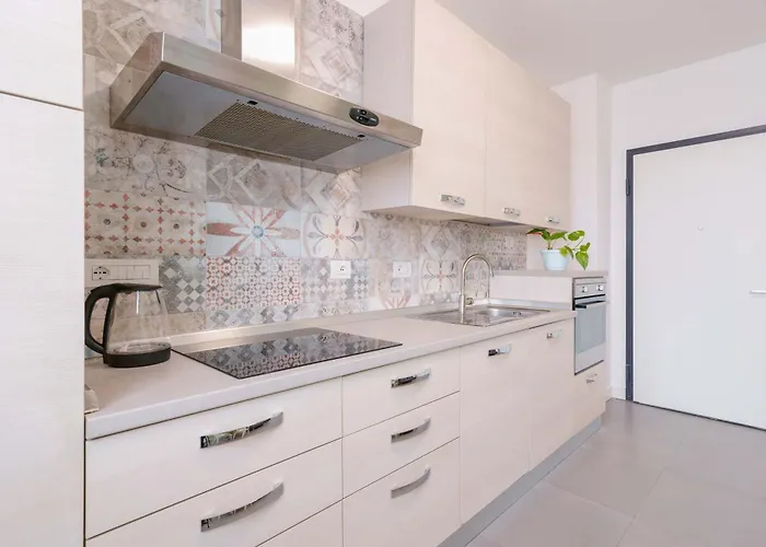 West Side By Lesdomus *