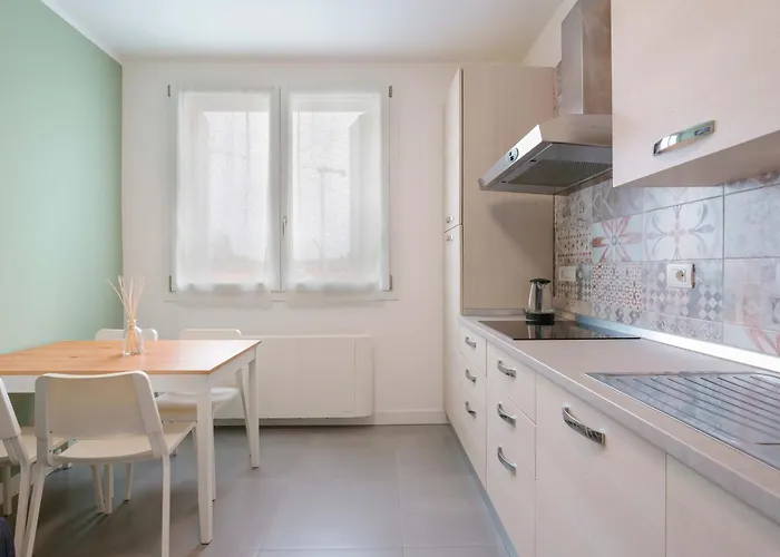 West Side By Lesdomus شقة